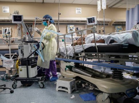 Κορονοϊός: Πεθαίνουν 9 στους 10 ασθενείς που διασωληνώνονται