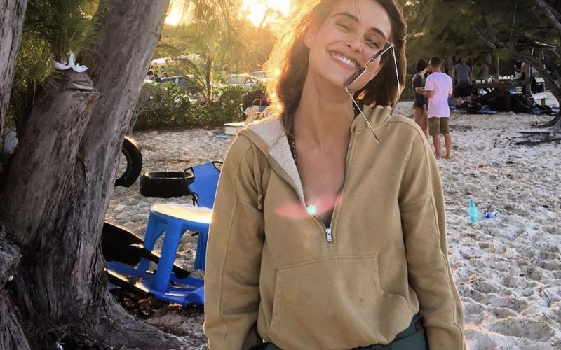 Η Anna Herrin τρελαίνει κόσμο με τα… ανοίγματα της
