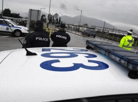 Θρίλερ στο Μοσχάτο: Κατήγγειλε στην Αστυνομία τον 85χρονο πατέρα της ως κρούσμα κορωνοϊού