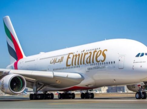 Κορωνοϊός: Οι επιβάτες της «Emirates» κάνουν εξετάσεις αίματος πριν ταξιδέψουν
