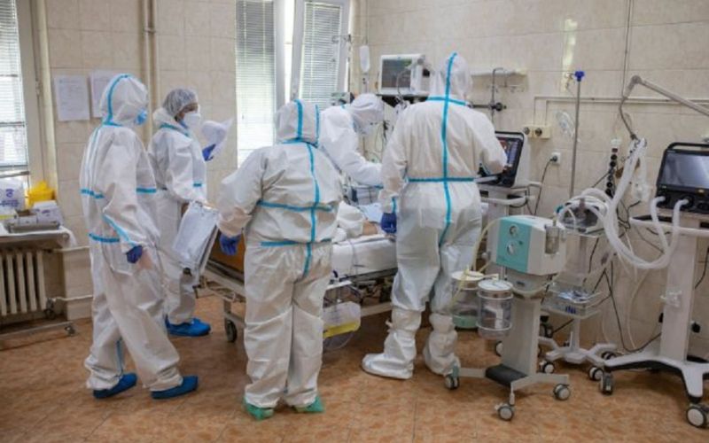 Παραιτήθηκε ο Βρετανός «Τσιόδρας» επειδή «έσπασε» την καραντίνα