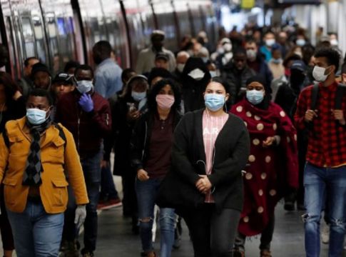 Γαλλία: 23.000 νεκροί από κορωνοϊό ενώ ετοιμάζεται για χαλάρωση των μέτρων