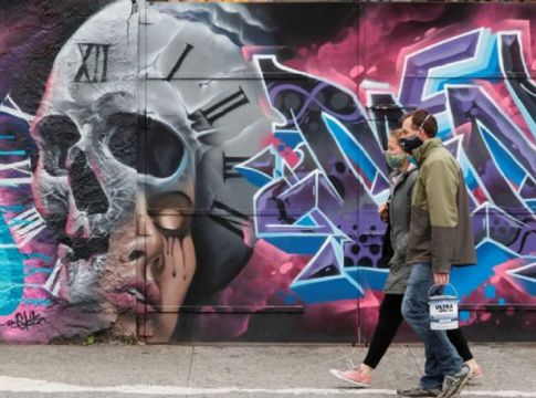 Πότε θα σημάνει συναγερμός για έξαρση του κοροναϊού – Οι βασικοί φόβοι μετά την άρση των μέτρων
