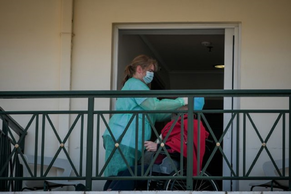 Κορωνοϊός: Εφιαλτικό σενάριο για ζωή σε καραντίνα μέχρι το 2022