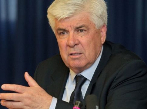 Καθηγητής ΑΠΘ: Ο κορωνοϊός μπορεί να ξέφυγε από εργαστήριο – Ο ήλιος τον «σκοτώνει»