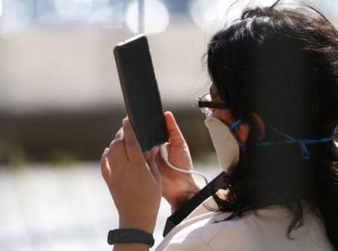 Εφαρμογές «ψηφιακής ιχνηλάτησης» στα κινητά – Ποιοι είναι οι προβληματισμοί των ειδικών