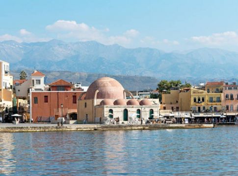 Επιστροφή στην κανονικότητα: Οι καταστηματάρχες στην Κρήτη ετοιμάζονται να ανοίξουν τις επιχειρήσεις τους