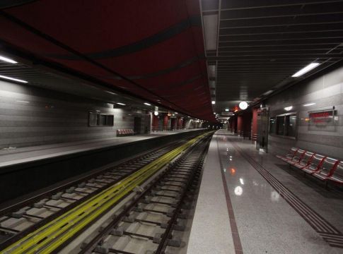 Κοροναϊός : Ελεγχόμενη είσοδος από Δευτέρα σε λεωφορεία και Μετρό