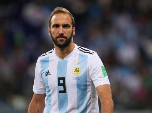 Ιγκουαΐν: «Ήθελα να σταματήσω το ποδόσφαιρο, δεν με άφησε η μητέρα μου»