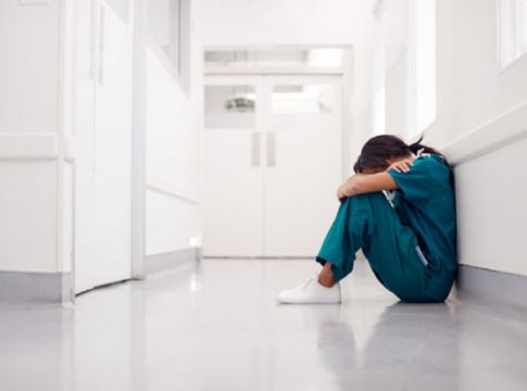 «Ποιος θα πληρώσει γι’ αυτό»: Οι τραγικές τελευταίες λέξεις ενός ασθενούς με κοροναϊό