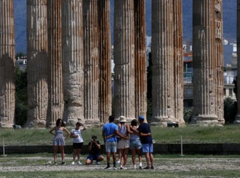 Κοροναϊός : Τουρισμός ο «μεγάλος ασθενής» – SOS εκπέμπουν τα ξενοδοχεία