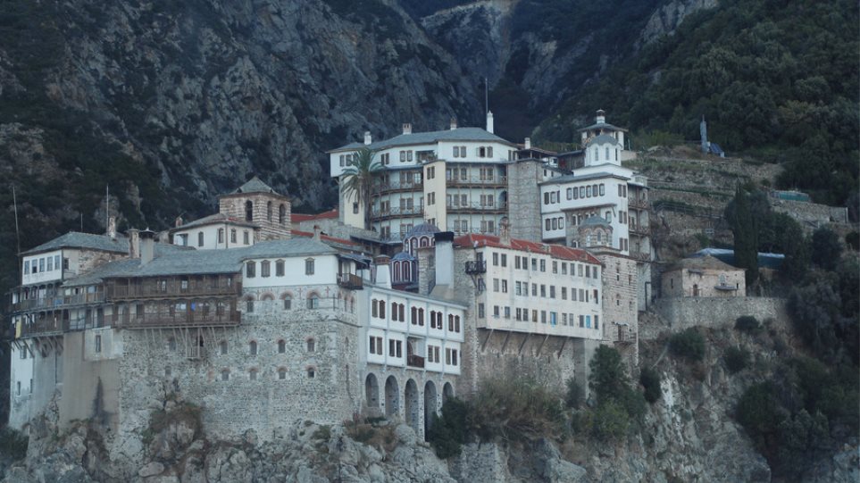 Κορωνοϊός – Άγιο Όρος: Θετικοί και άλλοι τρεις μοναχοί – Σε καραντίνα η Μονή Ξενοφώντος