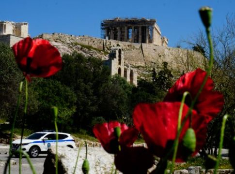 Le Figaro για Ελλάδα: «Από μαύρο πρόβατο, καλός μαθητής της Ευρώπης»