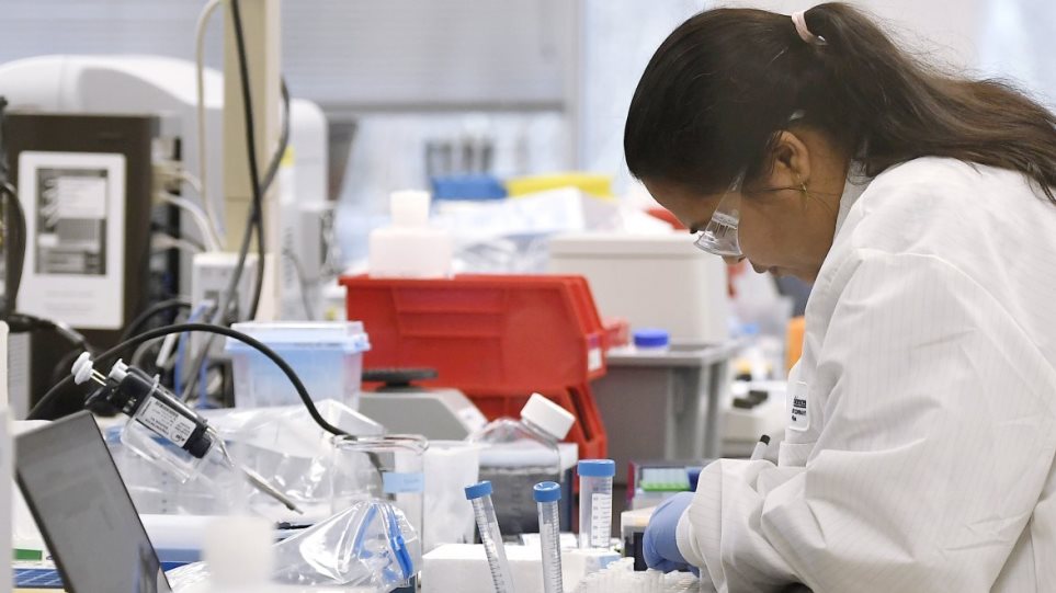 Κορωνοϊός: Τέλος στην καραντίνα μόνο όταν είναι έτοιμο το εμβόλιο