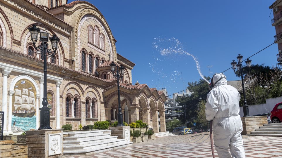 Ανοιξαν οι εκκλησίες για ατομική προσευχή