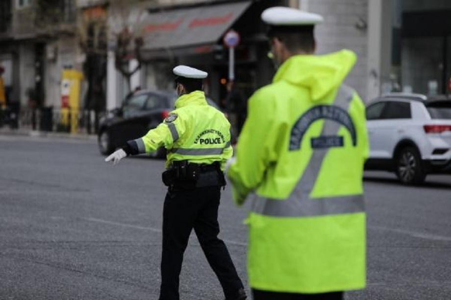 Κορωνοϊός: 40 πρόστιμα των 300 ευρώ την Τρίτη – 8 συλλήψεις για ανοιχτά μαγαζιά
