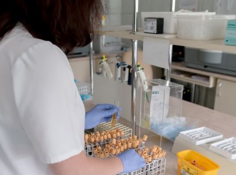 Κορωνοϊός – Κόπρανα: Χρήσιμο εργαλείο παρακολούθησης της επιδημίας η ανάλυση των λυμάτων