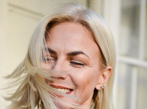Χριστίνα Κοντοβά: Έξαλλη με εταιρεία κούριερ που εκμεταλλεύτηκε την κατάσταση του κορονοϊού!