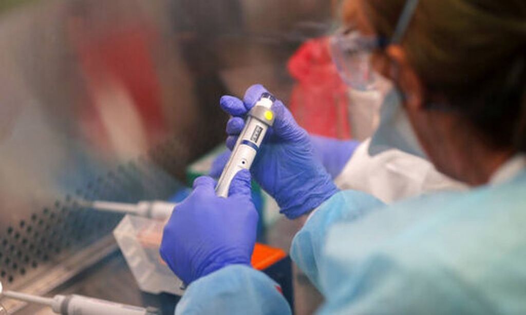 Κορονοϊός: Μάχη με το χρόνο για το εμβόλιο – Ποιοι επιστήμονες είναι πιο κοντά