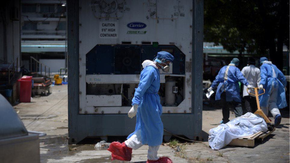 Κορωνοϊός – Ισημερινός: Εκατόμβες νεκρών, πάνω από 700 πτώματα σε σπίτια