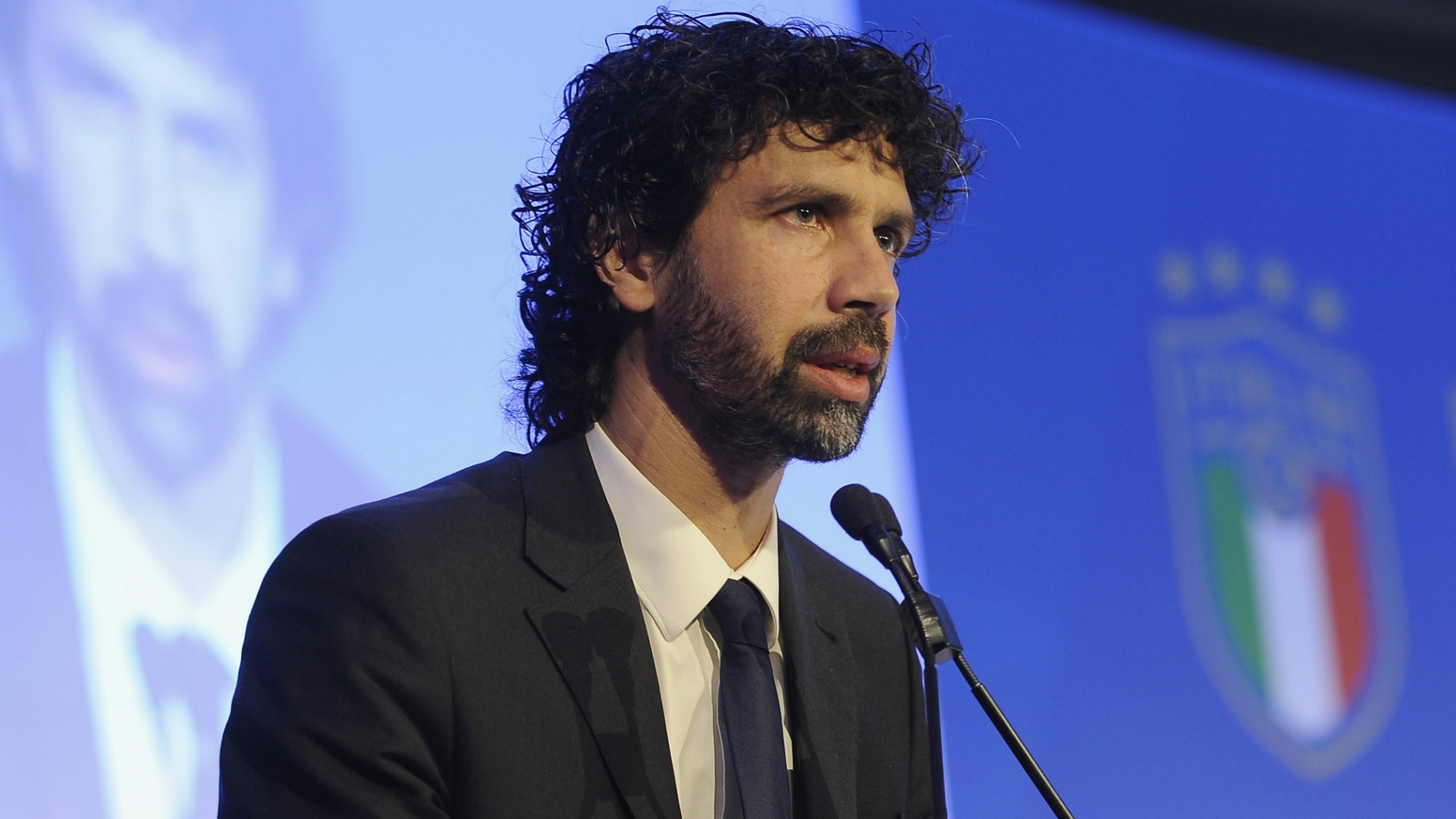 Τομάζι: «Ακατανόητη η συμπεριφορά των ομάδων για τη μείωση μισθών»