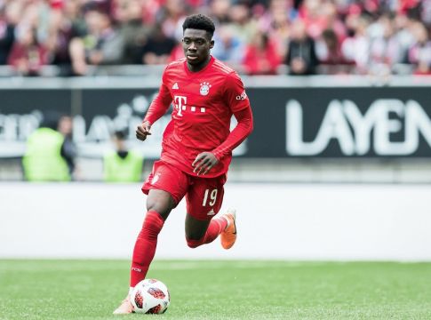 Ο Ντέιβις μαζεύει χρήματα για να βοηθήσει τους πρόσφυγες να αντιμετωπίσουν τον κορωνοϊό