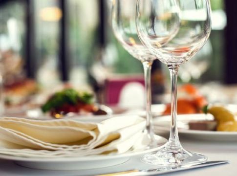 Τι δείχνει το «Βαρόμετρο» του οδηγού Michelin για τα εστιατόρια στην «κορωναϊκή εποχή»