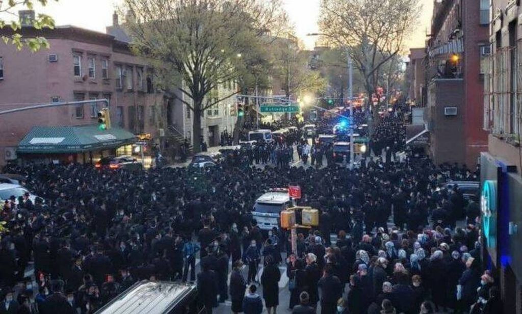 Κορονοϊός -Νέα Υόρκη: Χάος στην πόλη με κηδεία ραβίνου – Πλήθος κόσμου στους δρόμους