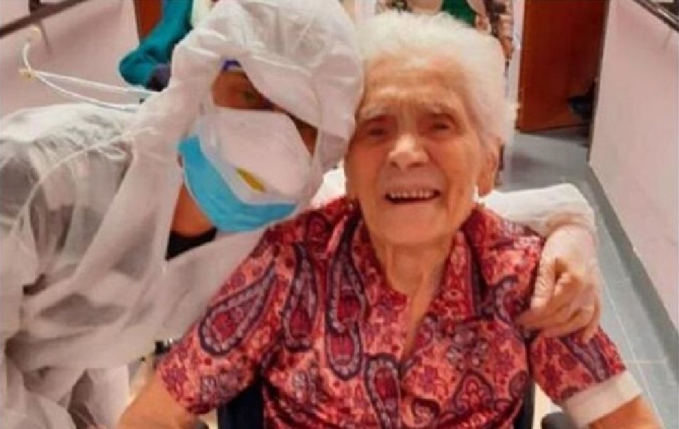 Κορωνοϊός : Γιαγιά 104 ετών, επέζησε από την ισπανική γρίπη και από τον covid -19