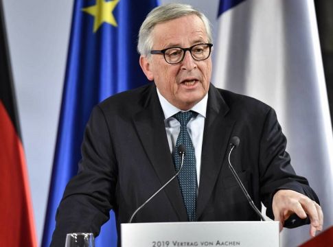 Eurogroup – O Γιούνκερ στηρίζει το κορονομόλογο: «Ανεύθυνη και εμμονική η στάση της Ολλανδίας»