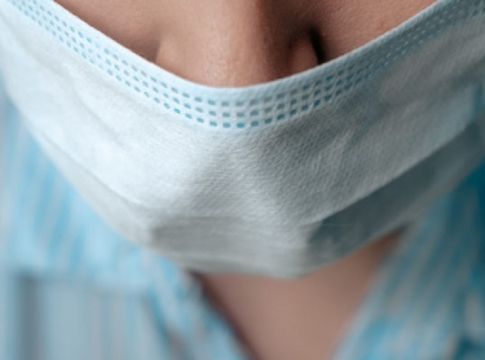 Κορονοϊός: Τι συμβαίνει όταν φοράμε μάσκα και μπορεί να κινδυνεύουμε ακόμα περισσότερο
