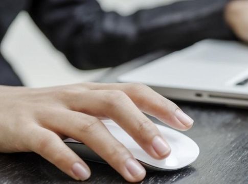 Με υπερδιπλάσιο ρυθμό «καλπάζει» το ηλεκτρονικό εμπόριο