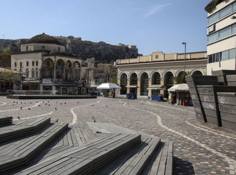 Πώς και πότε θα ανοίξουν καταστήματα και σχολεία – Στα χέρια του πρωθυπουργού το πόρισμα των ειδικών