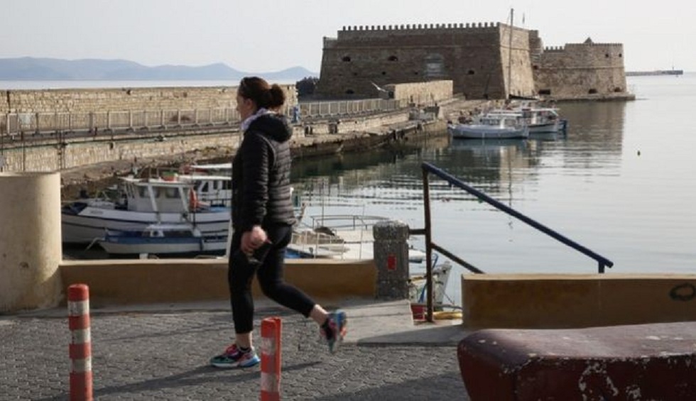 Κορωνοϊός : Απαγορεύτηκε η κυκλοφορία και στο Ενετικό λιμάνι του Ηρακλείου