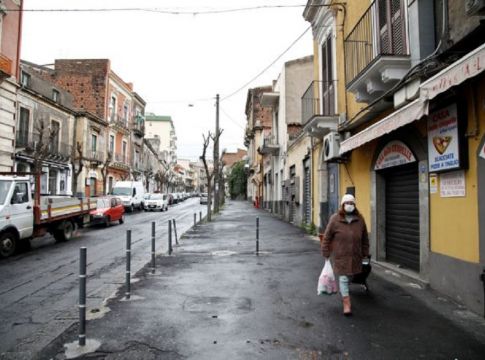 Κορονοϊός Ιταλία: «Ο ιός φεύγει με ταχύ βήμα», λένε οι ειδικοί – Συνεχίζεται η μείωση των θανάτων