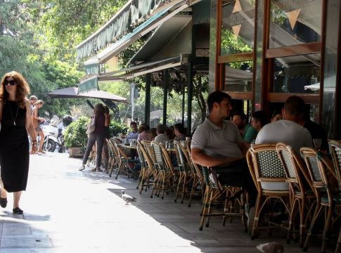 Βραχνάς τα χρέη για εστιάτορες και ιδιοκτήτες καφετεριών