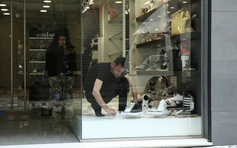 Η νέα πραγματικότητα στο εμπόριο: Μάσκες, απολυμάνσεις και ουρές – Πού ποντάρουν οι καταστηματάρχες