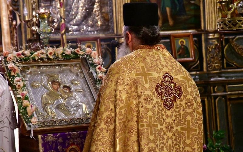 Κορονοϊός – Μητροπολίτης Ναυπάκτου: «Μείνετε σπίτι για να μην γίνουμε Νέα Υόρκη με ομαδικούς τάφους»