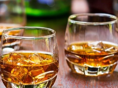 Έρευνα : Τι σχέση έχουν τα γλυκά με το αλκοόλ;