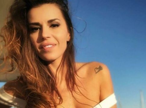 Η Χριστίνα Κολέτσα σου δείχνει το μαύρο της μπικίνι (Pic)