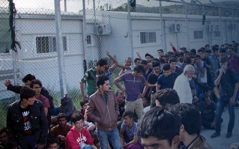 Άγρια επεισόδια στην Μαλακάσα – Χημικά σε κατοίκους που διαμαρτύρονται για τους μετανάστες