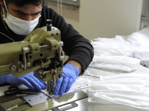 Κορωνοϊός: Το Βερολίνο κατηγορεί τις ΗΠΑ ότι κατέσχεσαν αεροσκάφος με μάσκες