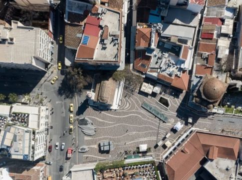 ΙΟΒΕ: Ύφεση 5% με 9% στην ελληνική οικονομία