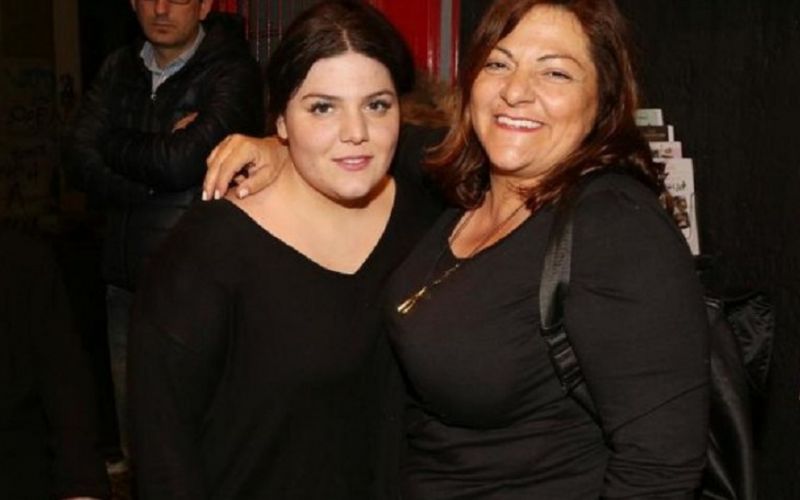 Με πυρετό για 8η μέρα η κόρη της Βίκυς Σταυροπούλου – Με συμπτώματα κορωνοϊού