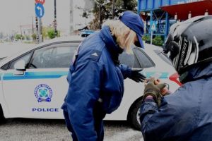 Αράχωβα: Έστειλαν μετακίνηση επειδή το αρνί ήταν μεγάλο και δεν μπορούσαν να το φάνε μόνοι τους