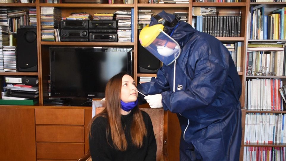 Τεστ κορωνοϊού: Έτσι θα γίνονται στις επισκέψεις κατ’ οίκον