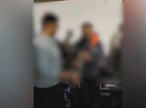 Βίντεο: Το αδιαχώρητο σε νέο γλέντι Ρομά – Δοκιμάζουν την ανοσία της αγέλης;