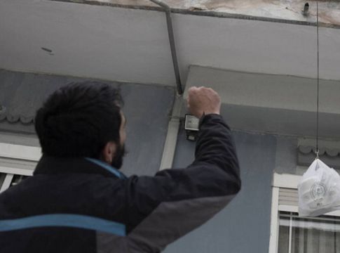 Κορονοϊός: Το καφενείο στη Θεσσαλονίκη που μοιράζει φαγητό σε όσους έχουν ανάγκη