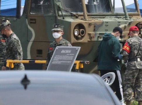 Ο Σον παρουσιάστηκε στον στρατό και θα μείνει τρεις εβδομάδες