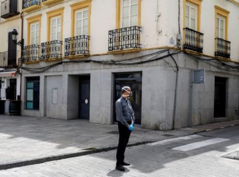 Οδηγός επιβίωσης για μαγαζιά, κομμωτήρια – Πώς θα λειτουργούν μετά την καραντίνα